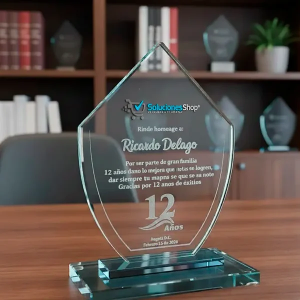 Trofeo de Vidrio Transparente (20 cm) con Grabado Láser de Alta Calidad | Incluye empaque