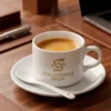 Set Ejecutivo Premium: Taza de Cerámica, Plato y Cuchara – Edición Soluciones Shop