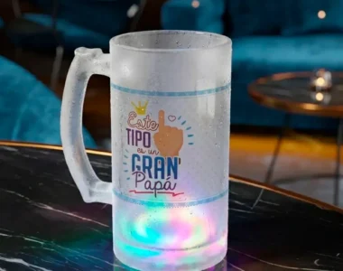 Jarra Cervecera Glaseada con Luz LED de Colores (16 oz) – Edición Especial Papá (¡Oferta 2x!)
