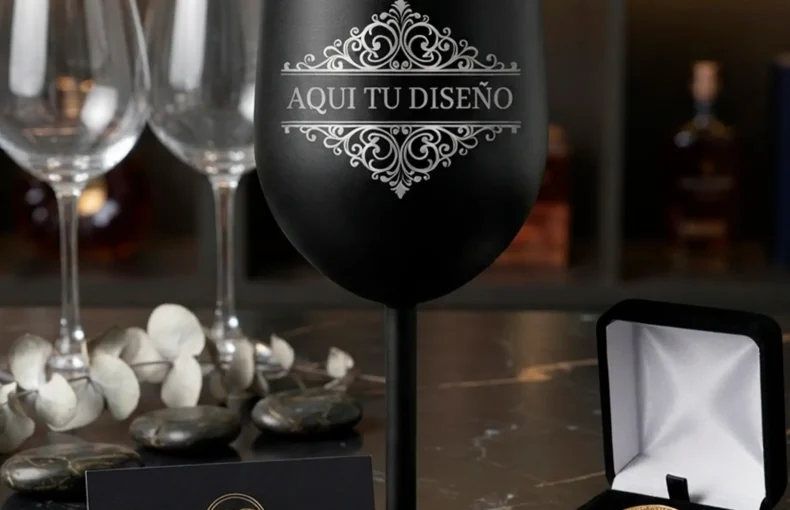 Copa de VinoCóctel de Acero Negro – Grabado Láser Personalizado